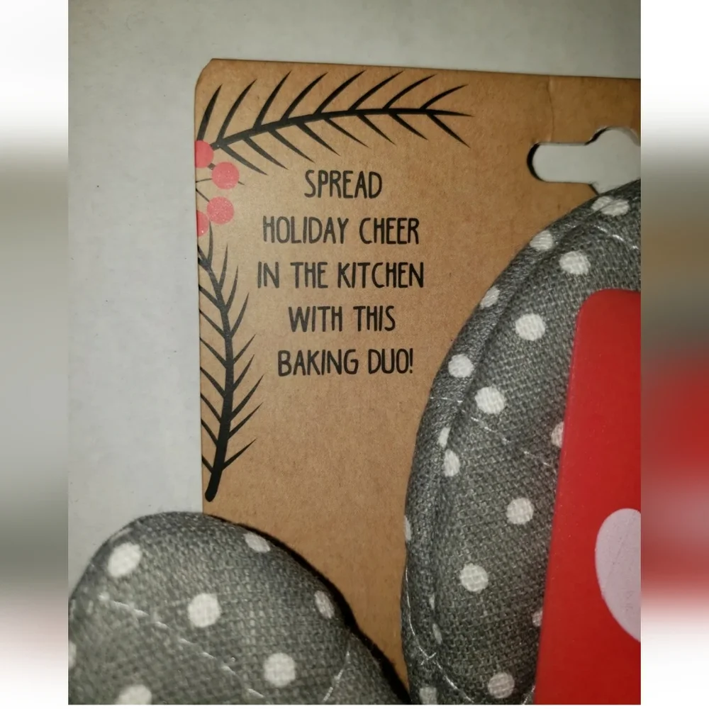 : * Bright Baking Holiday christmas 2pc Oven Mitt and Spatula Set winter deer